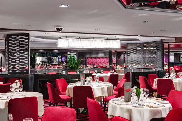 MSC Cruises MSC Meraviglia Waves Restaurant - Credits - MSC Rights - Ivan Sarfatti 2.jpg